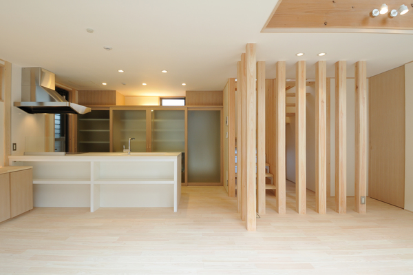 新築事例21-S邸～構造の柱を活かし木のぬくもりを感じる家～　武蔵野市のサムネイル