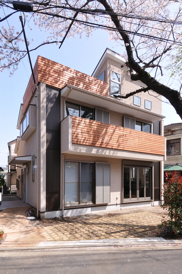 新築事例12-H邸～桜の借景を楽しむ家～のサムネイル